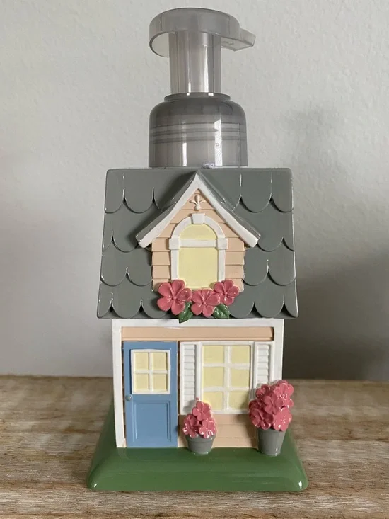 Bath & Body Works Cottage Foaming Soap Dispenser - Pastel House - Picture 3 of 7